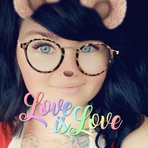 Meet your Posher, Aly